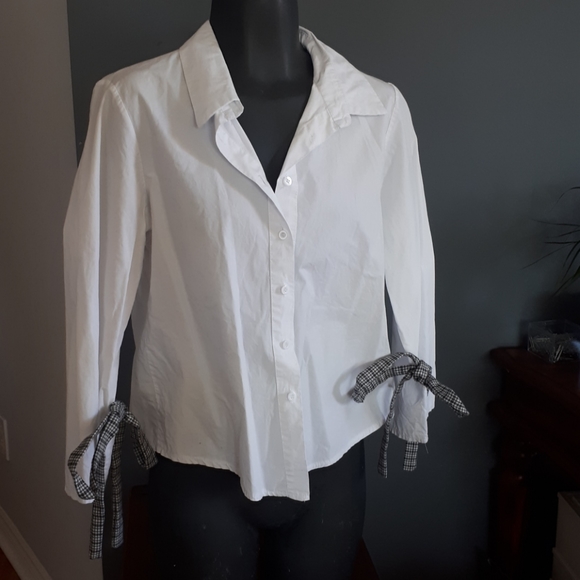 White Blouse with Checkered Bow Accents - Picture 1 of 5